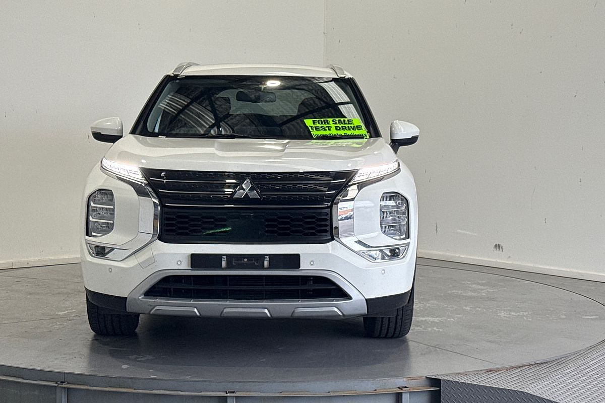 2023 Mitsubishi Outlander LS ZM