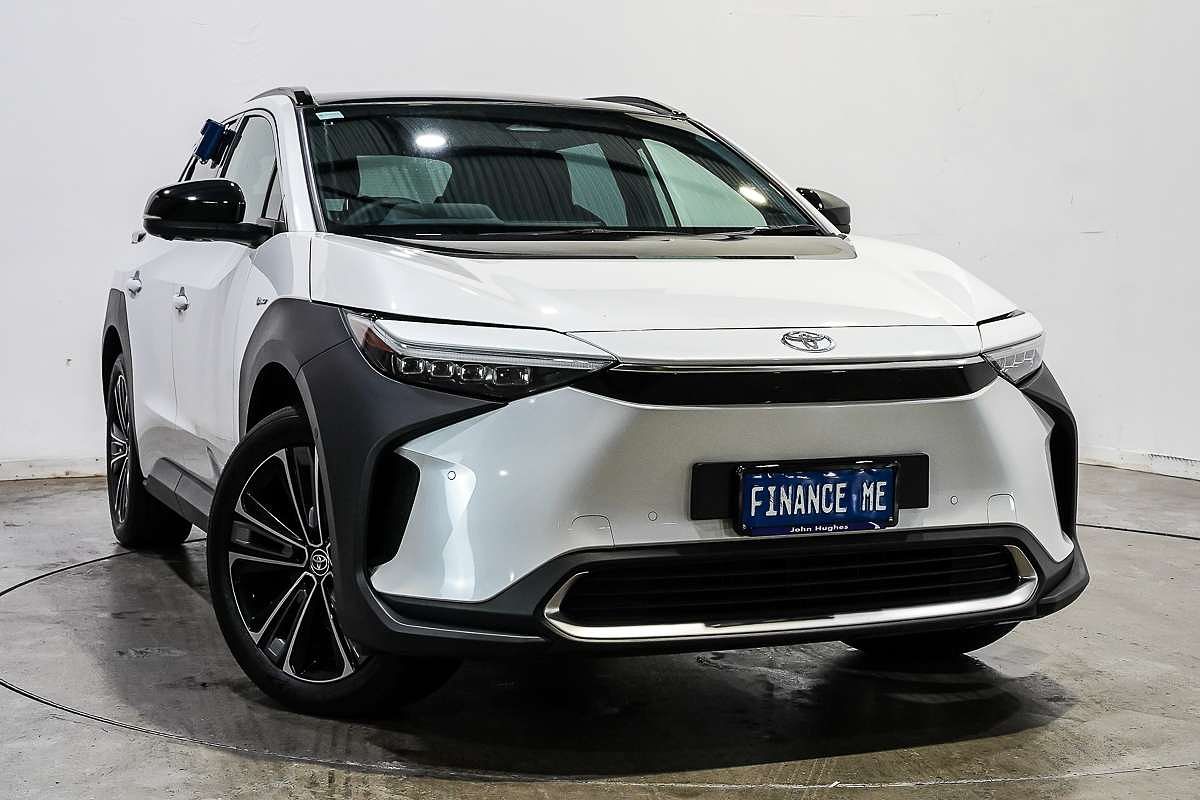 2025 Toyota bZ4X YEAM15R