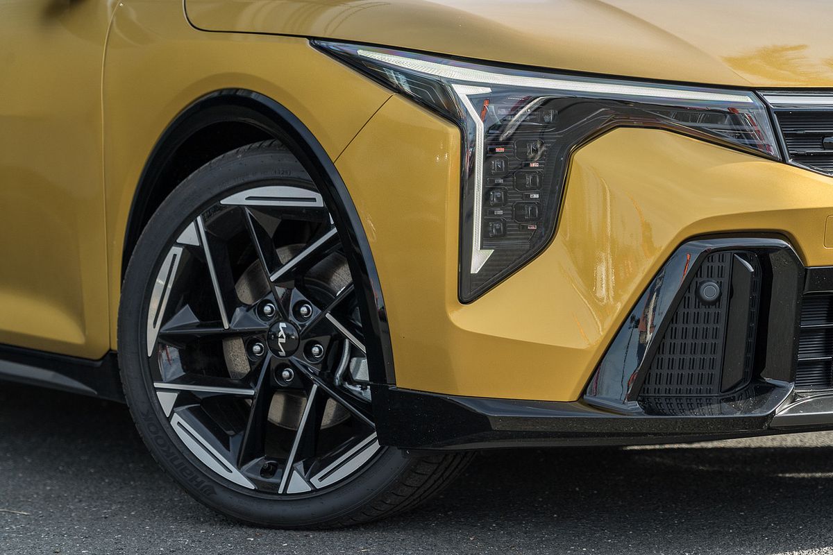 2025 Kia K4 GT-Line CL4m