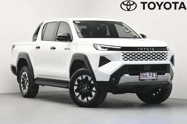 2025 Toyota Hilux SR5 48V GUN227R 4X4