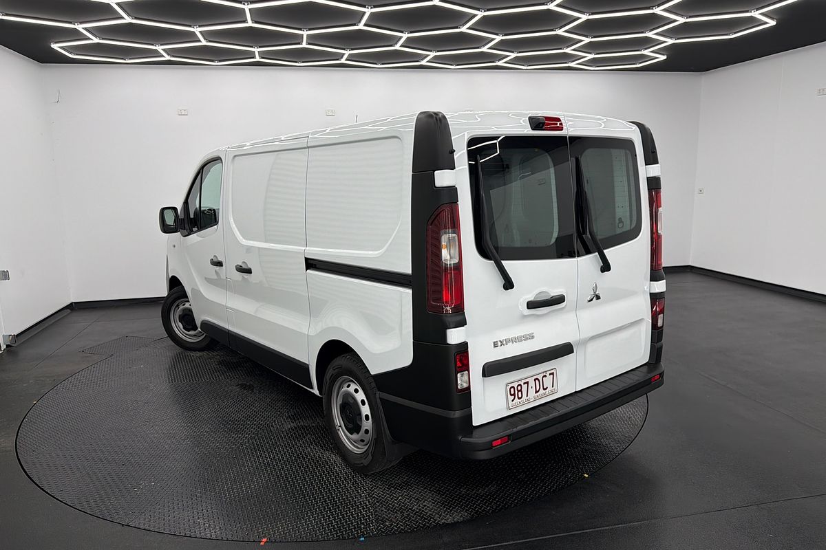 2020 Mitsubishi Express GLX SN SWB