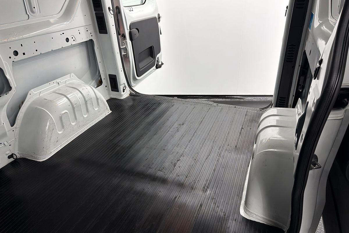 2020 Mitsubishi Express GLX SN SWB