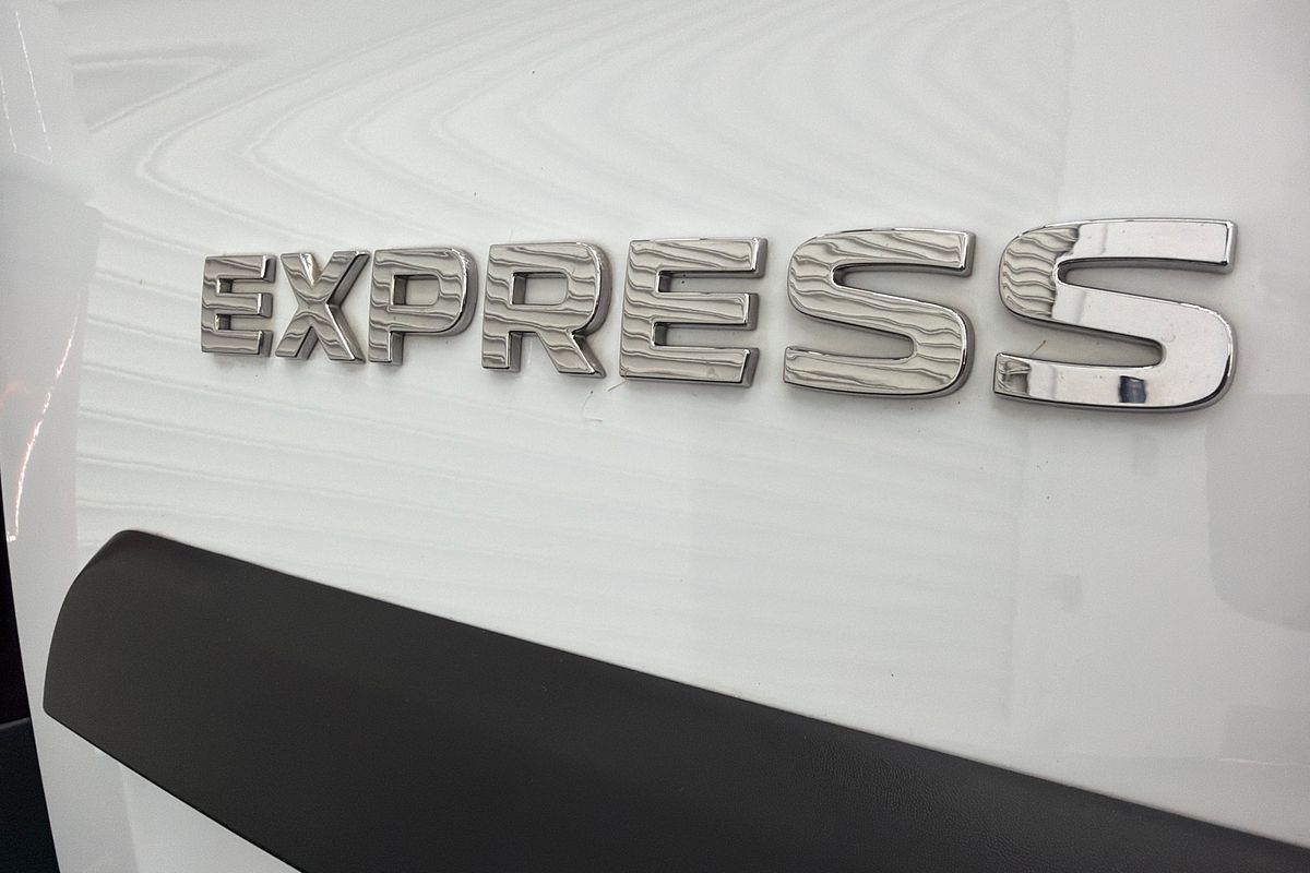 2020 Mitsubishi Express GLX SN SWB
