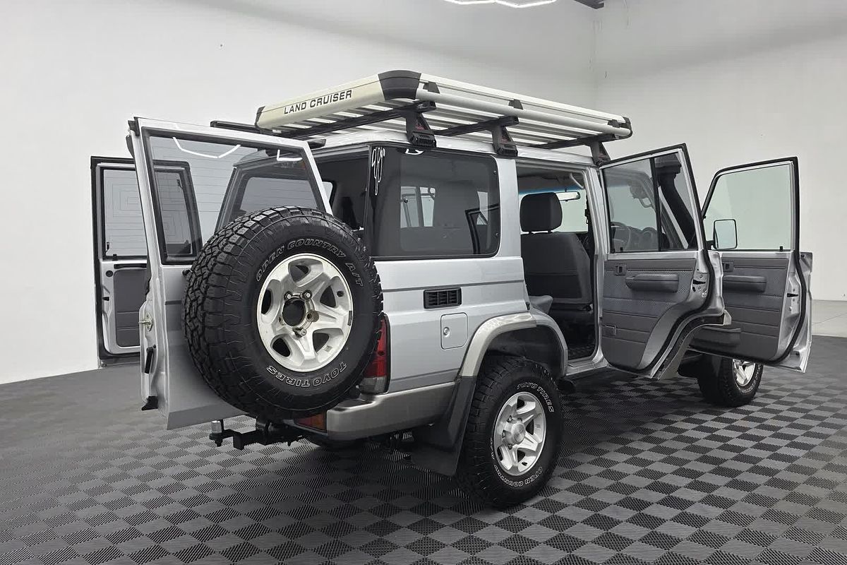 2016 Toyota Landcruiser GXL VDJ76R