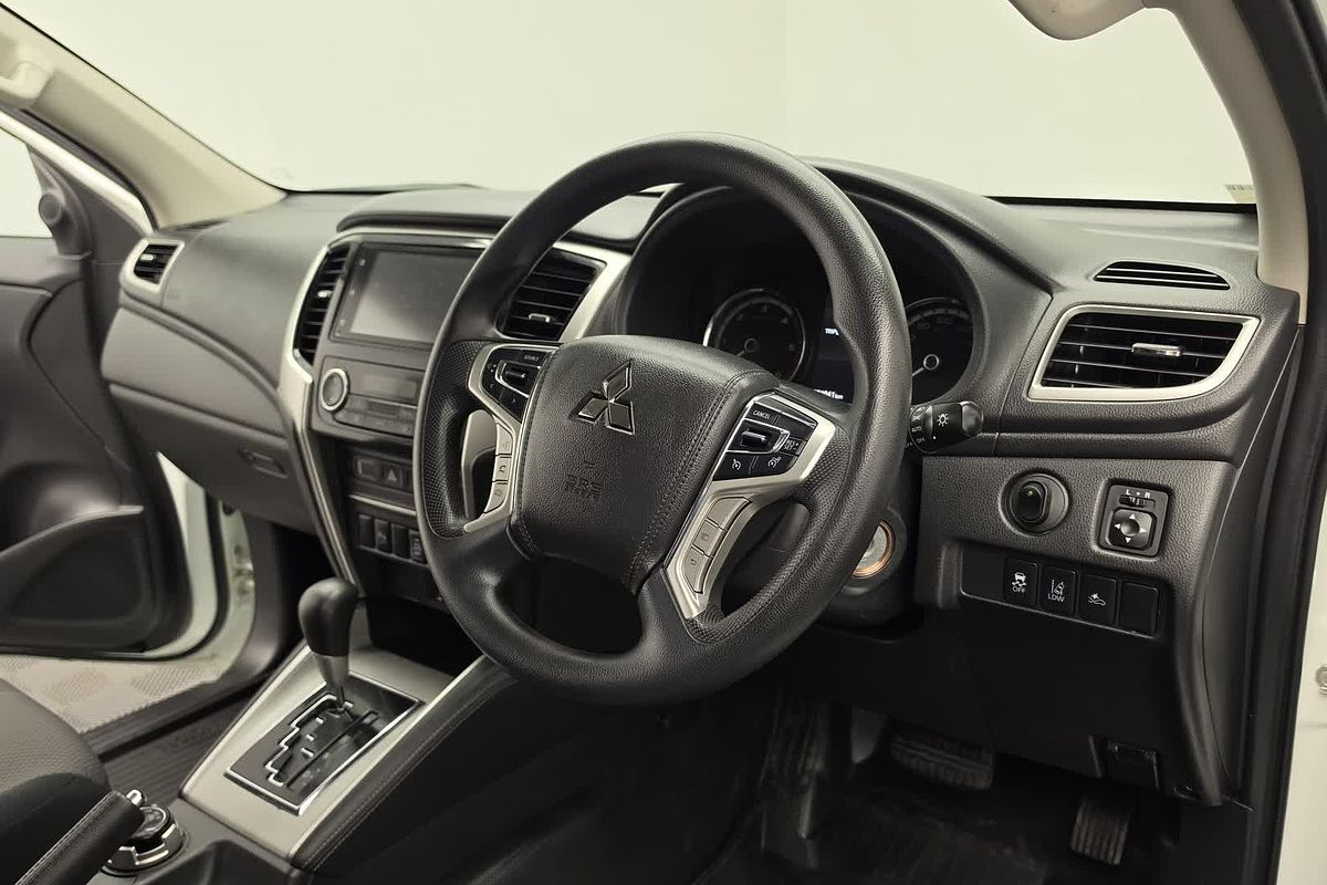 2022 Mitsubishi Triton GLX+ MR 4X4