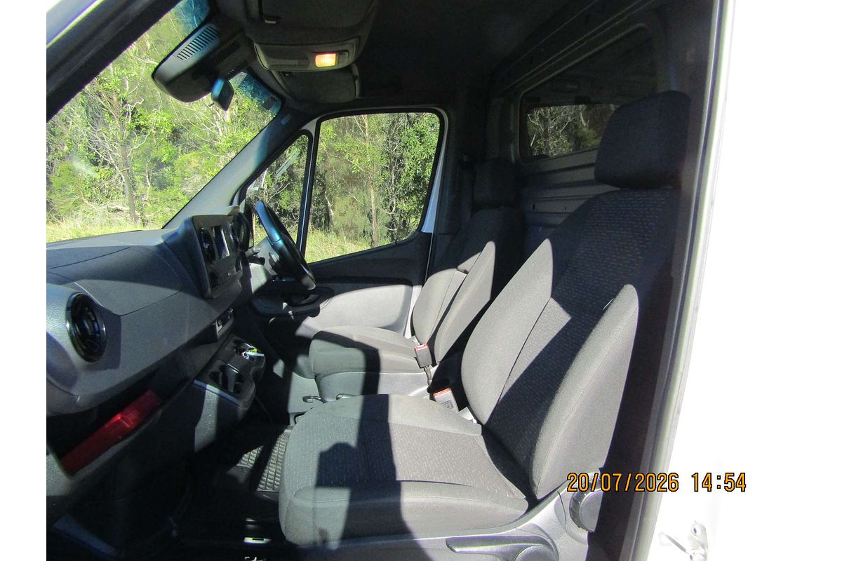 2023 Mercedes-Benz Sprinter 315CDI VS30 MWB Low Roof image 5