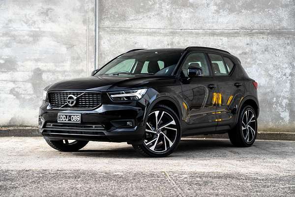 2022 Volvo XC40 T5 R-Design