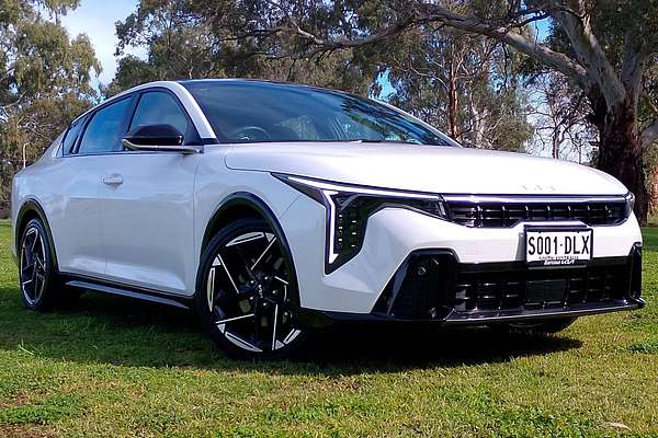 2026 Kia K4 GT-Line CL4m