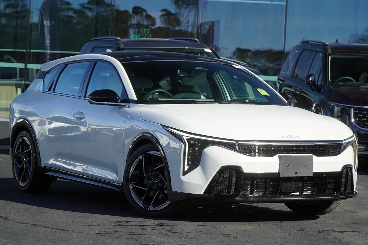 2025 Kia K4 GT-Line CL4m