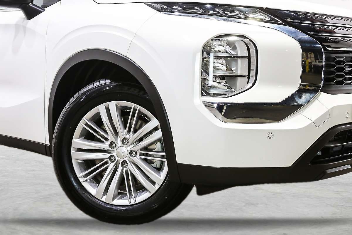 2024 Mitsubishi Outlander ES ZM