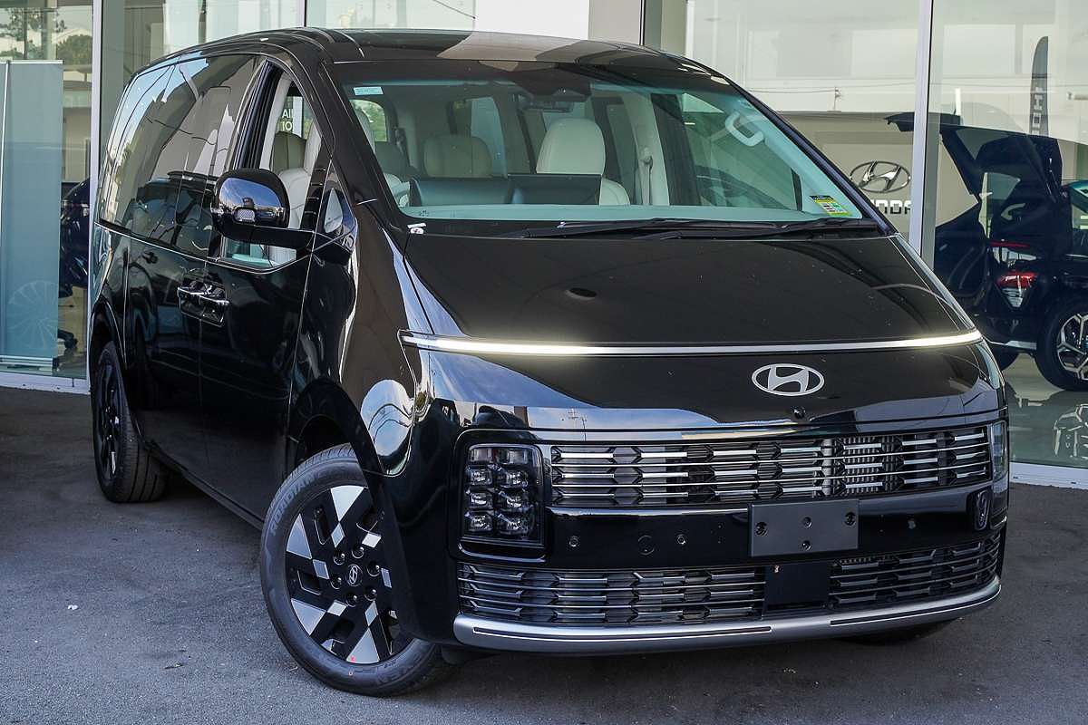 2026 Hyundai STARIA Lounge US4.V4