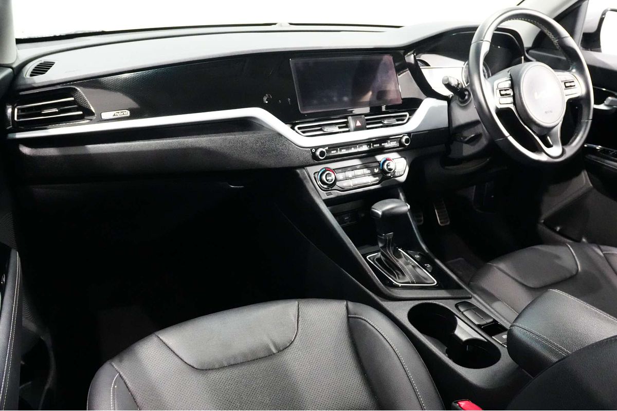 2022 Kia Niro Hybrid Sport DE