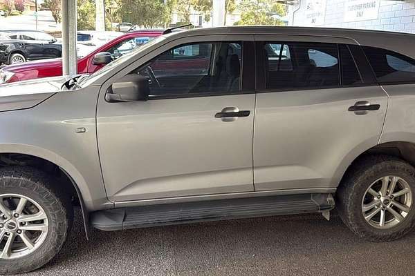 2021 Isuzu MU-X LS-M thumb-1