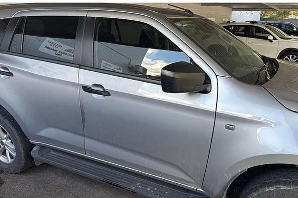2021 Isuzu MU-X LS-M thumb-2