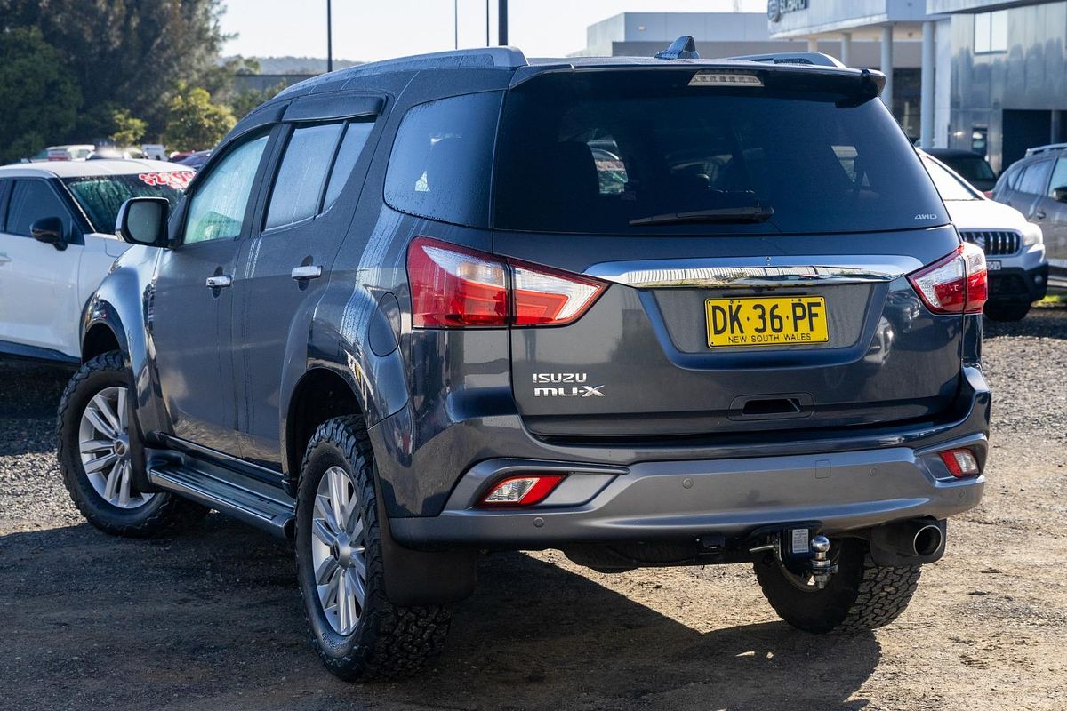 2018 Isuzu MU-X LS-T