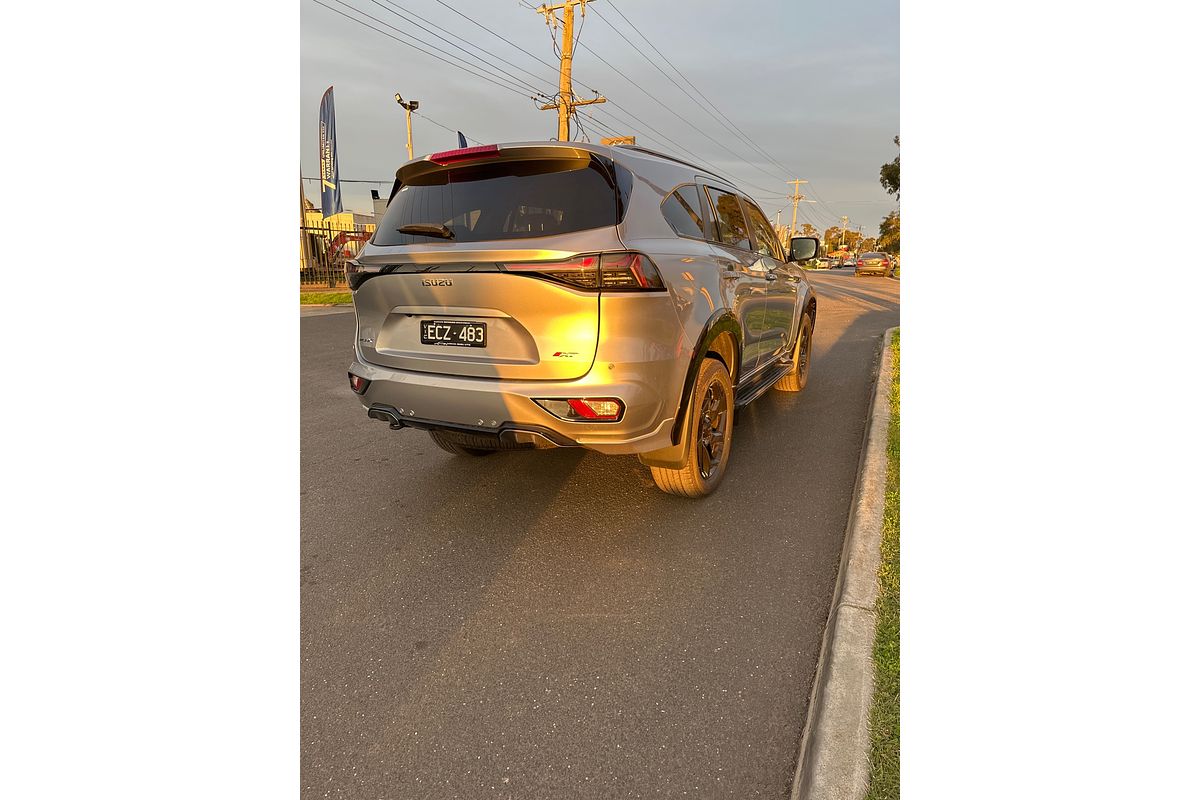 2025 Isuzu MU-X X-TERRAIN