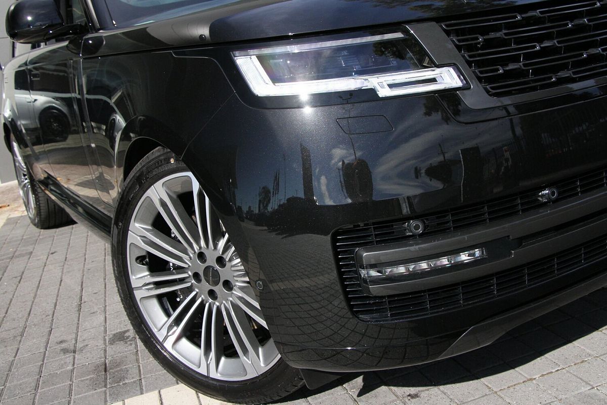 2026 Land Rover Range Rover P530 Autobiography L460 LWB