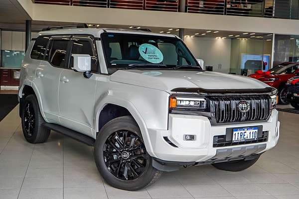 2025 Toyota Landcruiser Prado