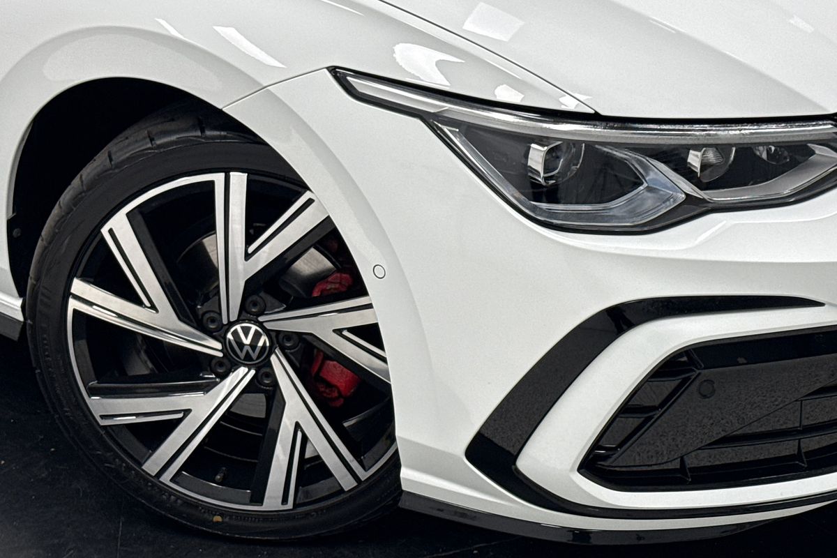 2023 Volkswagen Golf 110TSI R-Line 8