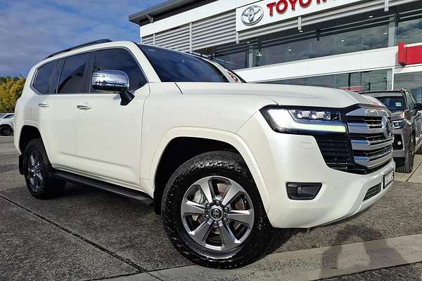 2022 Toyota Landcruiser Sahara FJA300R