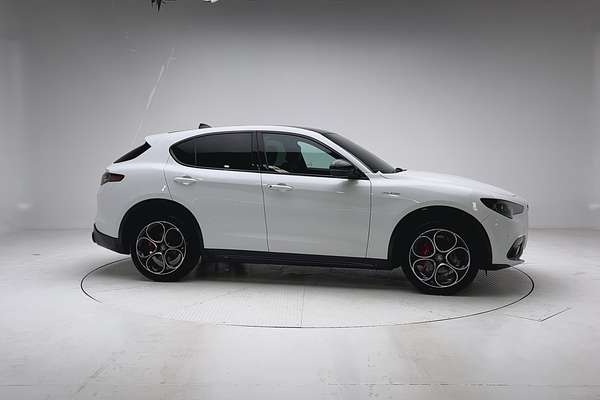 2023 Alfa Romeo Stelvio Veloce Series 4 thumb-8