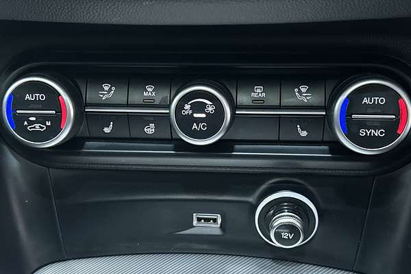 2023 Alfa Romeo Stelvio Veloce Series 4 thumb-15