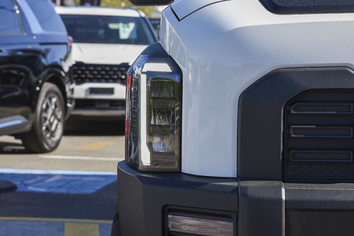 2025 Kia Tasman SX TK 4X4