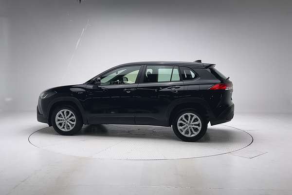 2025 Toyota Corolla Cross GX MXGH10R thumb-7