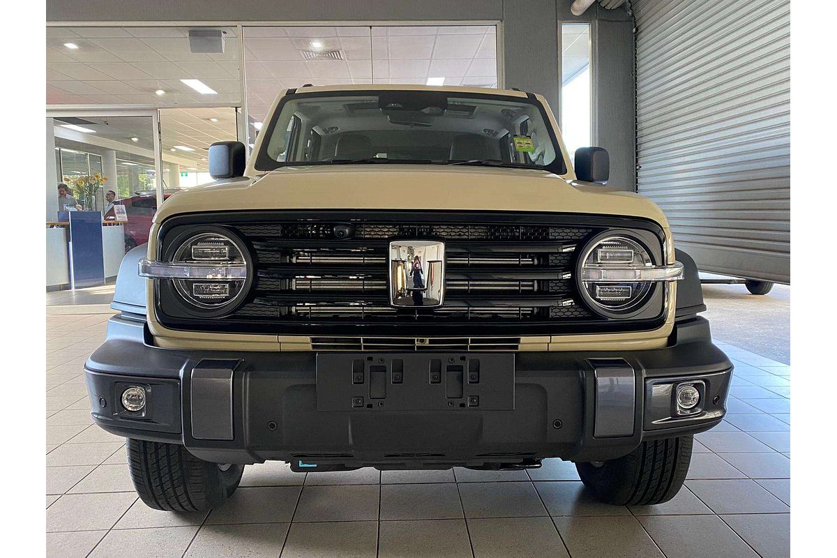 2026 GWM Tank 300 Lux Hi4-T PHEV P01