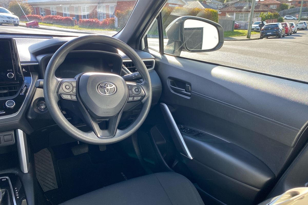 2024 Toyota Corolla Cross GX MXGH10R