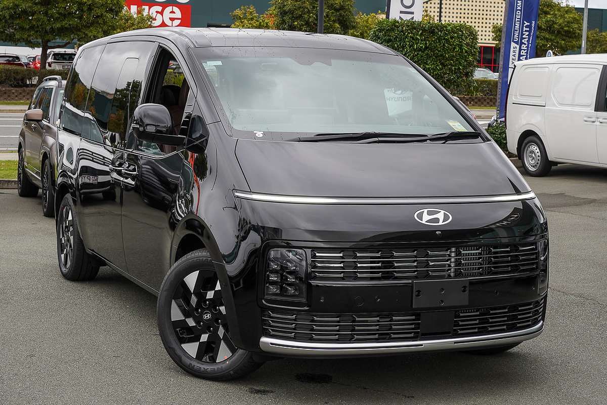 2026 Hyundai STARIA Lounge US4.V4