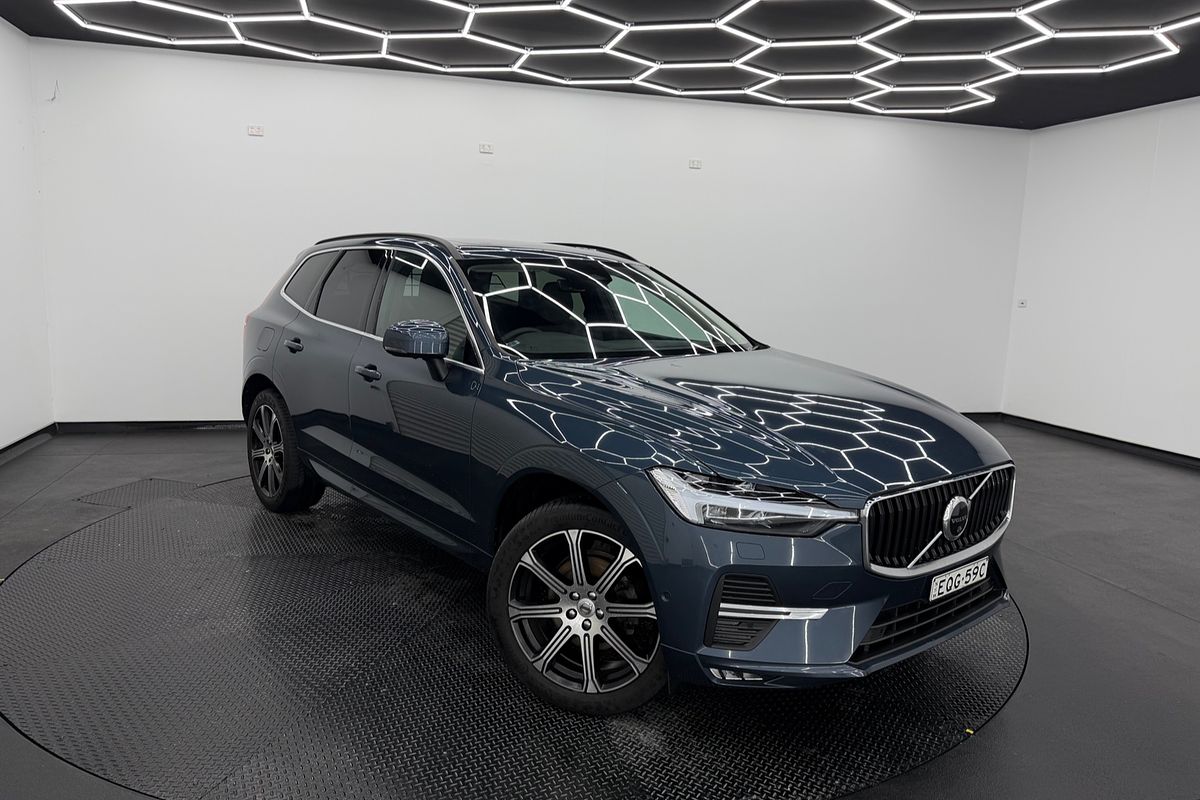 2021 Volvo XC60 B5 Momentum