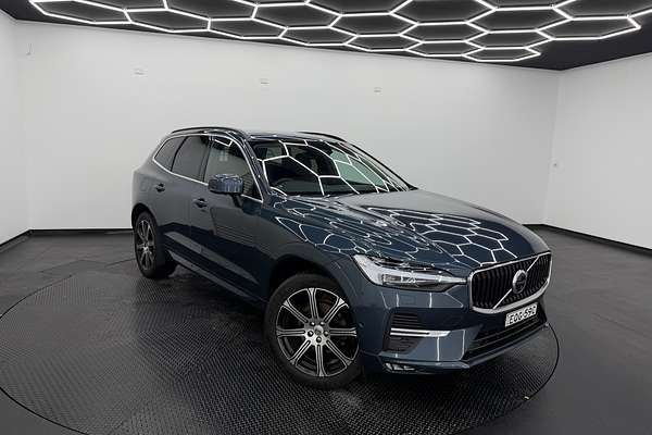 2021 Volvo XC60 B5 Momentum
