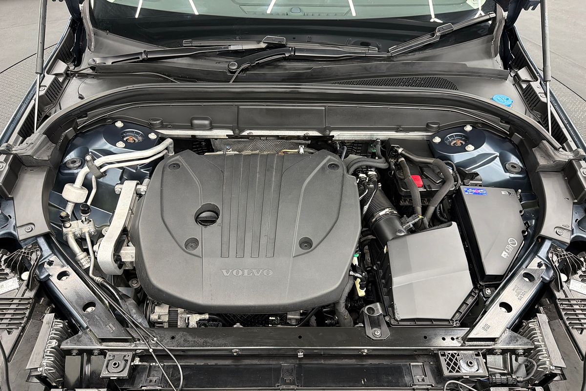 2021 Volvo XC60 B5 Momentum