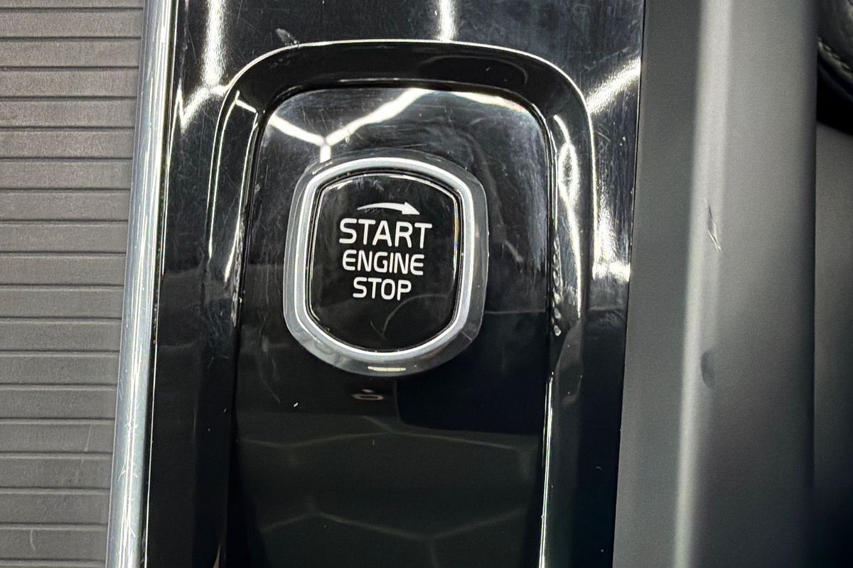 2021 Volvo XC60 B5 Momentum