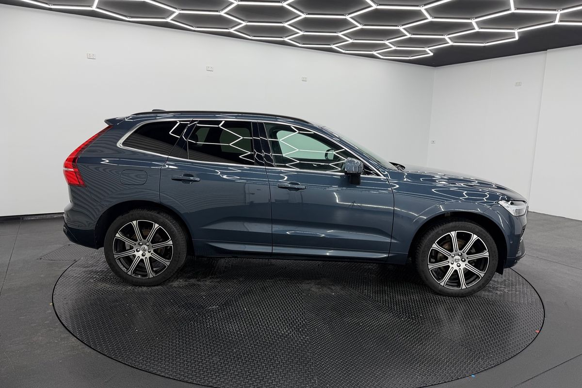 2021 Volvo XC60 B5 Momentum
