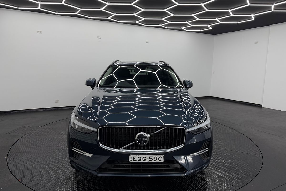 2021 Volvo XC60 B5 Momentum