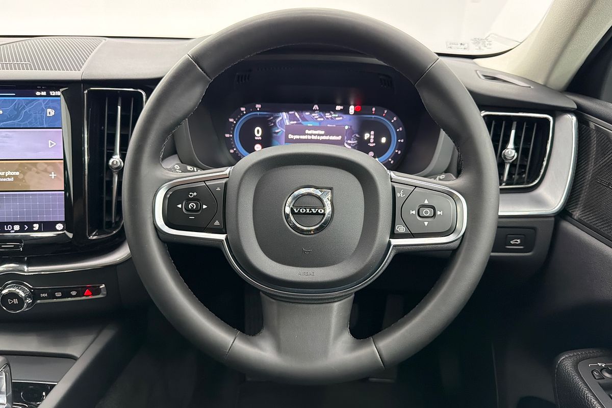 2021 Volvo XC60 B5 Momentum