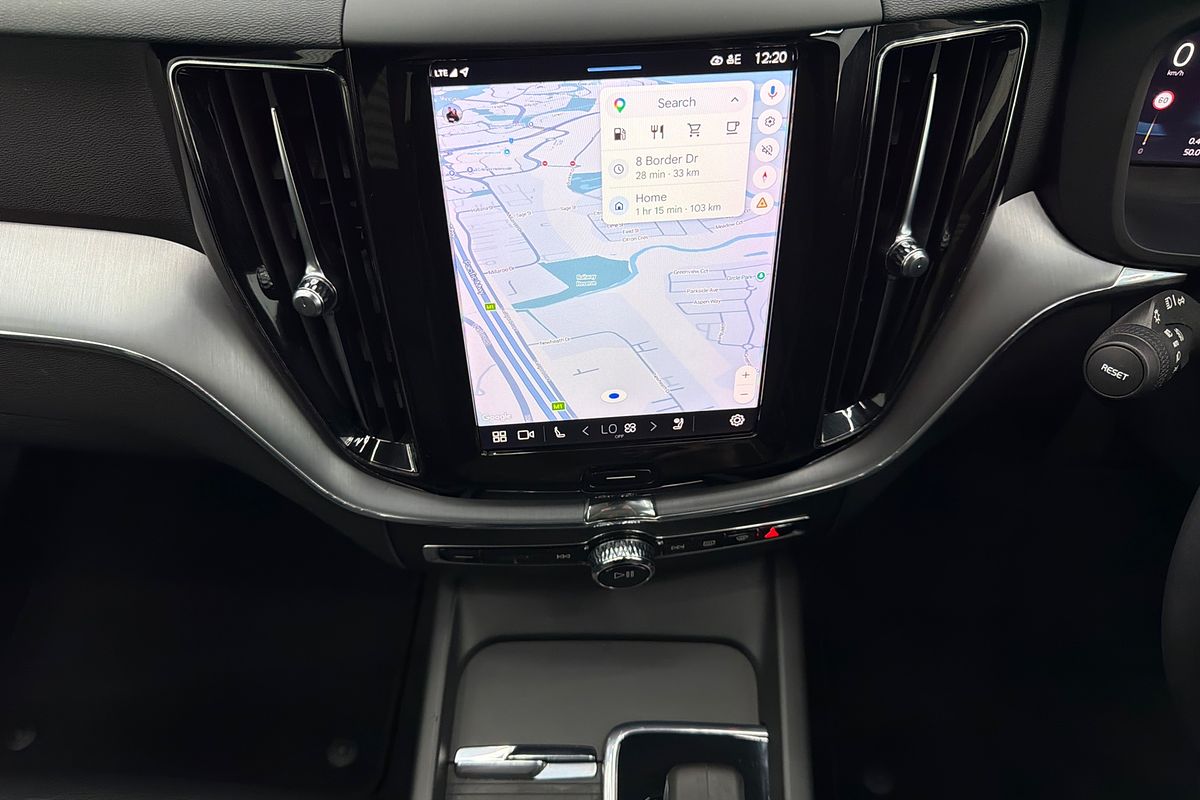 2021 Volvo XC60 B5 Momentum