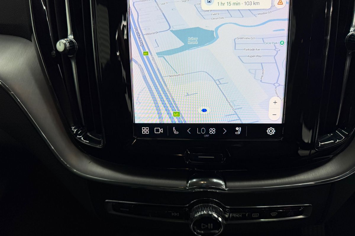 2021 Volvo XC60 B5 Momentum