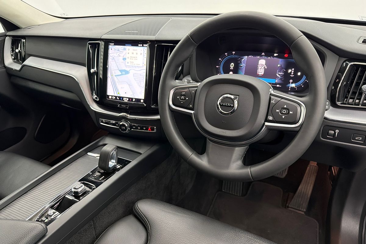 2021 Volvo XC60 B5 Momentum