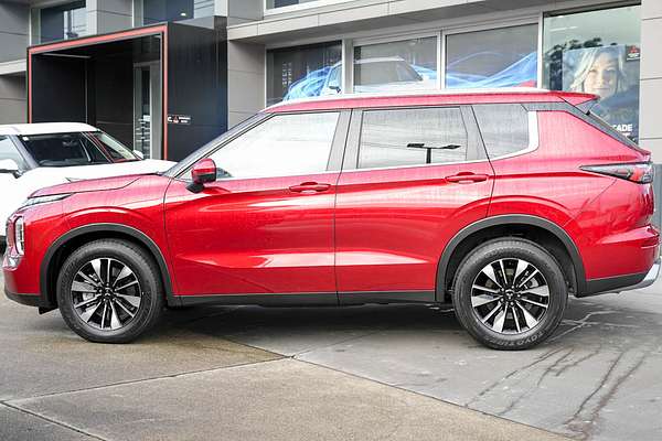 2025 Mitsubishi Outlander LS ZM thumb-2