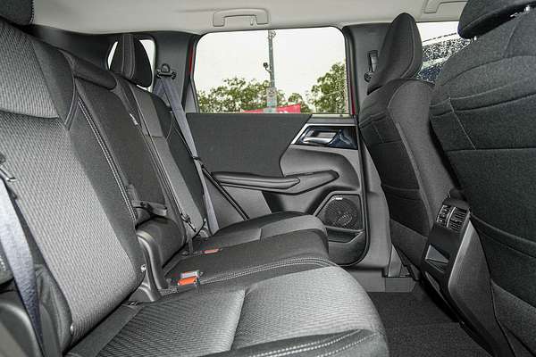 2025 Mitsubishi Outlander LS ZM thumb-7