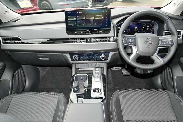 2025 Mitsubishi Outlander LS ZM thumb-15