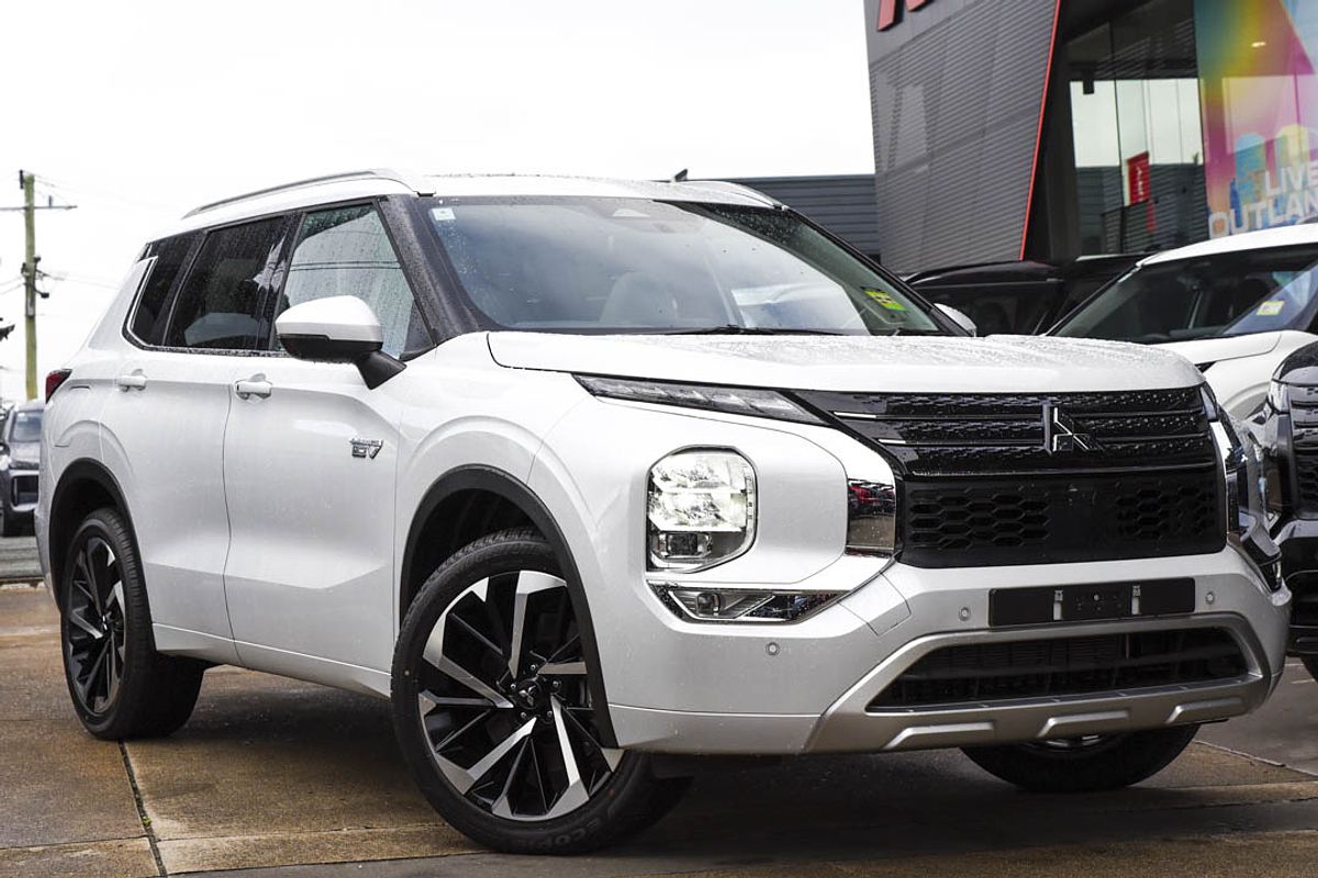 2024 Mitsubishi Outlander PHEV Exceed ZM