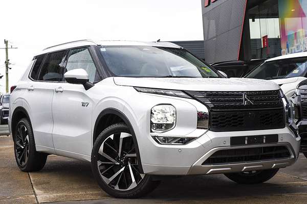 2024 Mitsubishi Outlander PHEV Exceed ZM