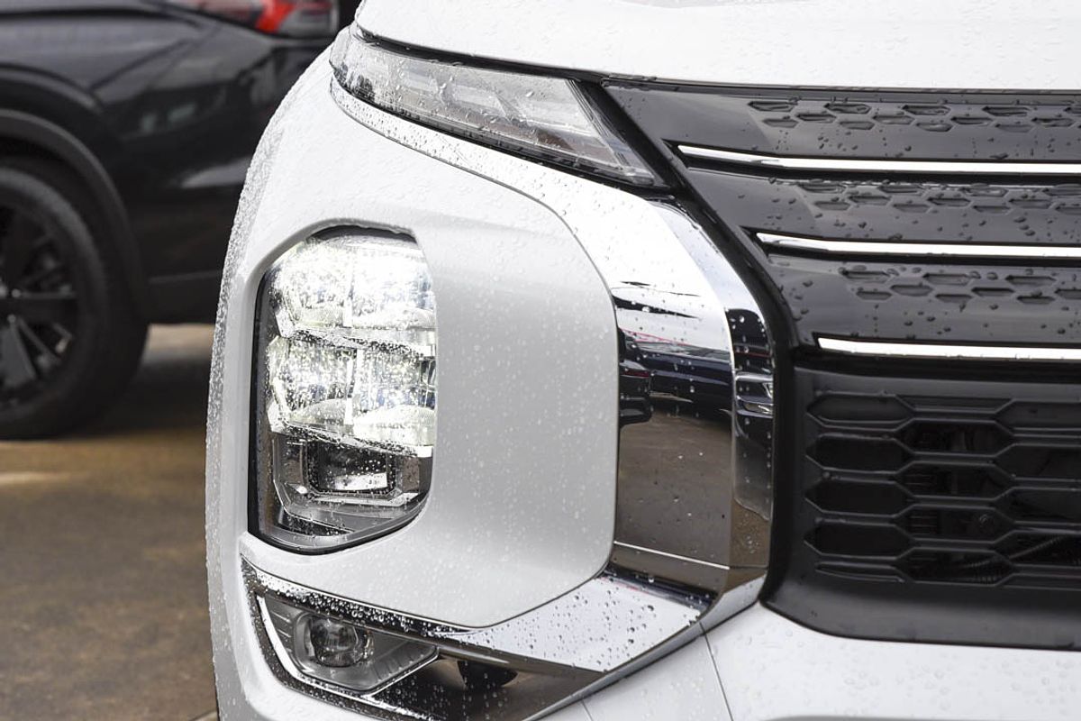 2024 Mitsubishi Outlander PHEV Exceed ZM