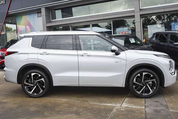 2024 Mitsubishi Outlander PHEV Exceed ZM thumb-4
