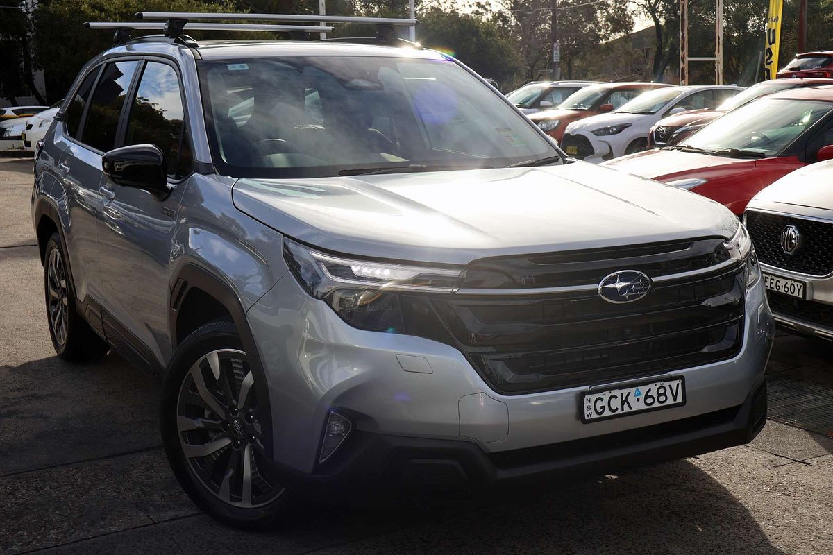 2025 Subaru Forester Hybrid Touring S6