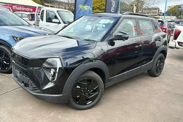 2025 Mahindra XUV 3XO AX7L